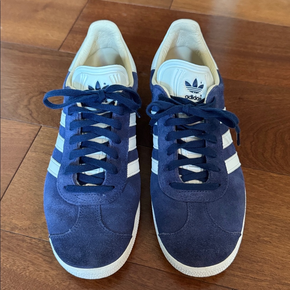 Adidas Originals Gazelle Sneakers - Picture 2 of 12